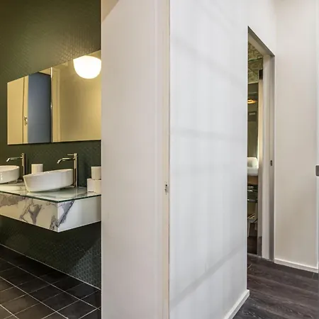 Brera - Grand With Hammam Apartment *
