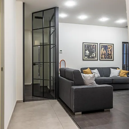 Brera - Grand With Hammam Apartment *