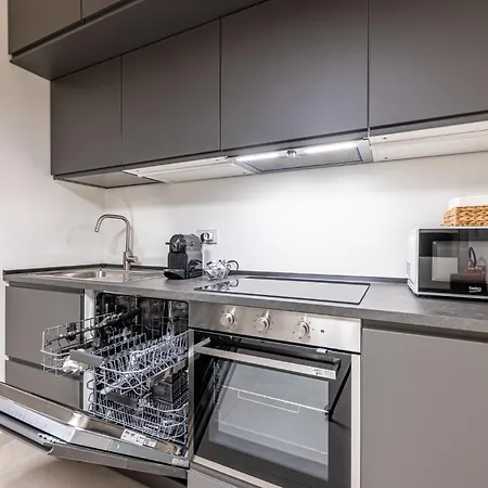 Brera - Grand With Hammam Apartment