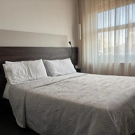 Enjoy Garden - Flavio Baracchini 9 - Gasthof 4*