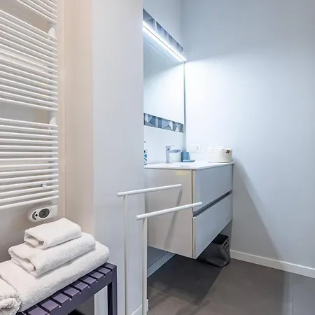 Blue Nest - Stazione * Milánó