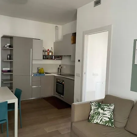 Confortevole Bilocale In Largo Marinai D'italia *