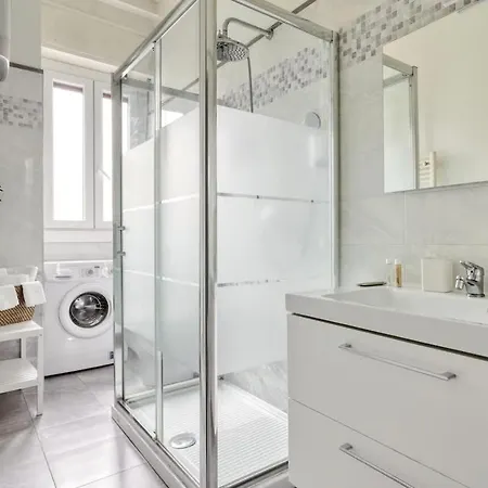 Appartement Oasis - Subway 50 Meters Just 5 Minutes From Duomo Milaan