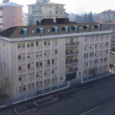 Nystrom Self Checkin Metro M1 شقة