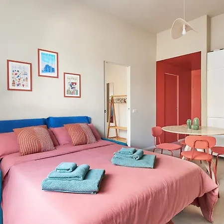 Giulio's Hideaway - Close To Station Apartment *