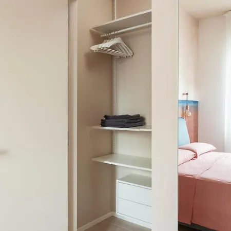 Semesterbostad Giulio's Hideaway - Close To Station *