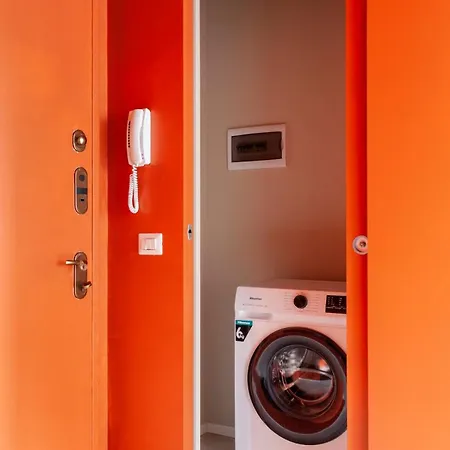 Giulio's Hideaway - Close To Station Apartment Milan