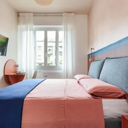 Giulio's Hideaway - Close To Station