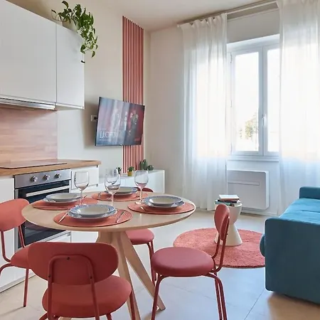 Giulio's Hideaway - Close To Station 펜션 *