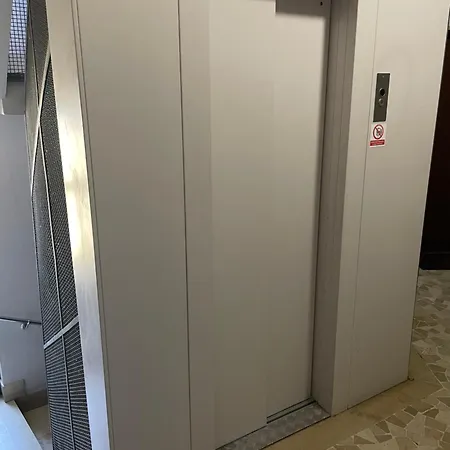 Lejlighed Trilocale Con Vista E Due Bagni Vicino Citylife