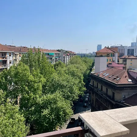 Appartamento Trilocale Con Vista E Due Bagni Vicino Citylife Milano