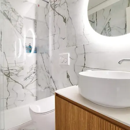 Moonlight - Near Brera And Arco Della Pace Milão