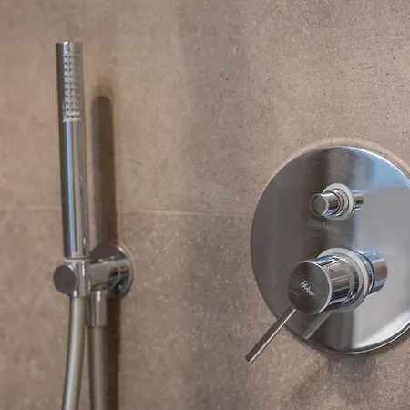 Via Santa Croce 1 - Leia Hospitality Apartman