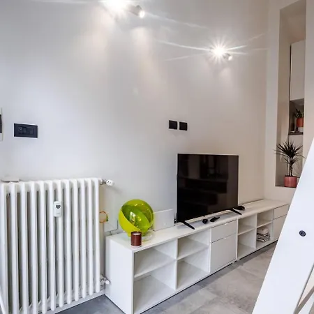 Elegant 1br In Porta Romana דירה מילאנו