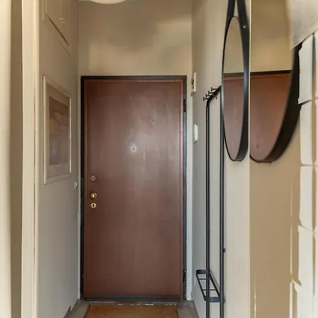 Apartment Chic - Gem