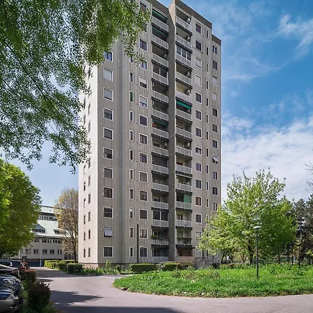 New - M1 S Leonardo 60m - San Siro - 6 Guests *