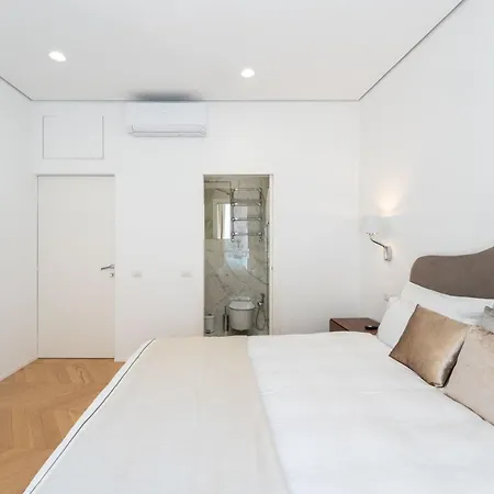 Duomo Prestige-luxury 2br Near Duomo,2 Bathrooms, King Beds, Office & Balcony Appartement
