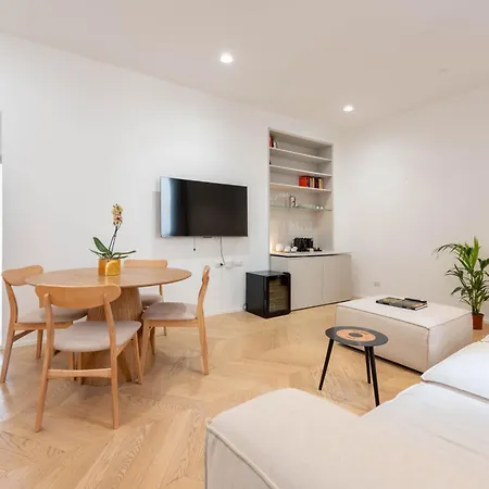 Duomo Prestige-luxury 2br Near Duomo,2 Bathrooms, King Beds, Office & Balcony Appartement