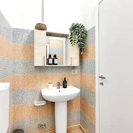 San Siro-fiera Life Checkin H24 6 Pax Milano