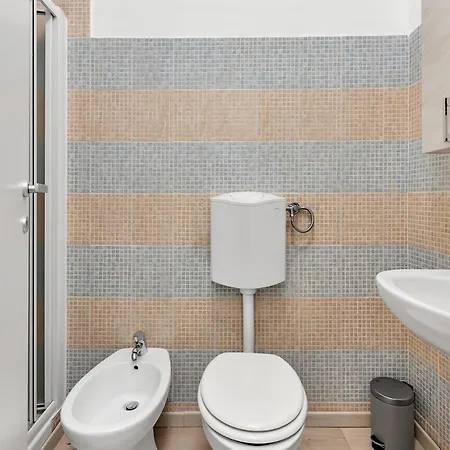 San Siro-fiera Life Checkin H24 6 Pax Lägenhet *