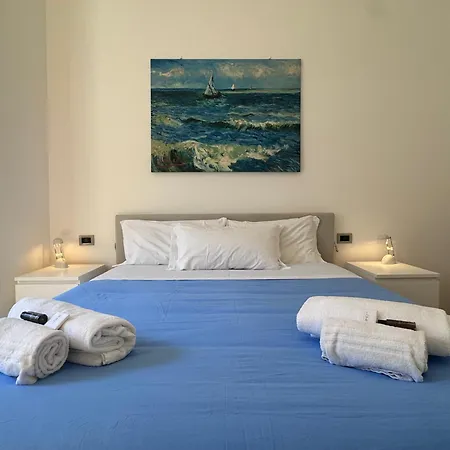 Bright With Balcony In Corso Xxii Marzo شقة *