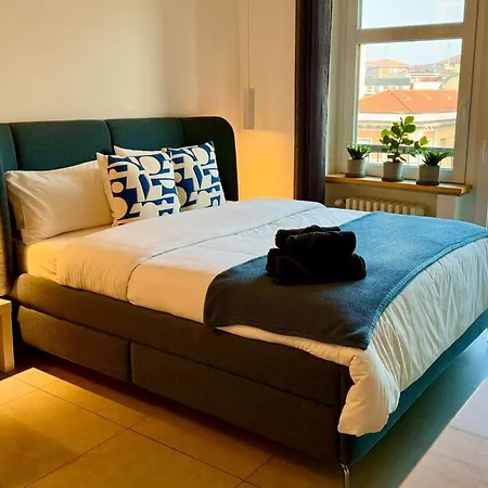 Ps Is Just Above The Subway M3 - 9mins To Duomo Milaan