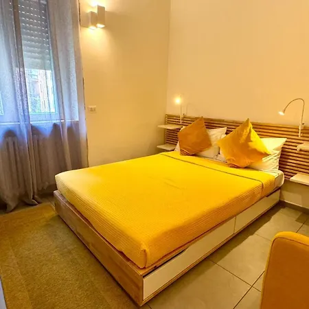 Ps Is Just Above The Subway M3 - 9mins To Duomo Milaan