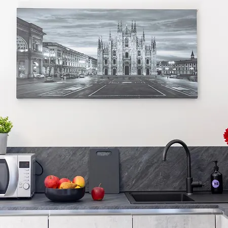 The Milanese Glow - Bocconi Prada Ieo Area *