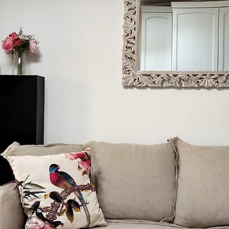 Two-room 15 Minutes From The Duomo * Milan