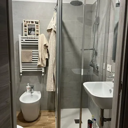 Apartment Mini In Niguarda Mailand