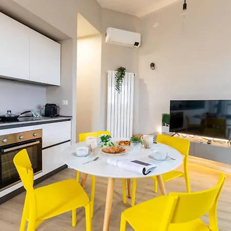 Farini Sola Design E Forest View Porta Nuova Apartament *