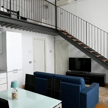 Loft Industrial Revival מילאנו