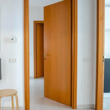 Metropolitan Gonin Милан