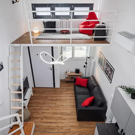 Semesterbostad New - Loft 4 Pax - 50m From Metro - Private Entry