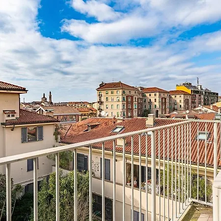 The Courtyards Of The Navigli *