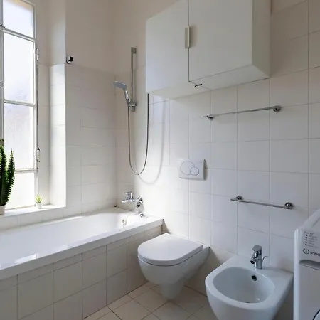 Duomo-linate Airport - Two Bedrooms & Terrace View Apartamento Milão