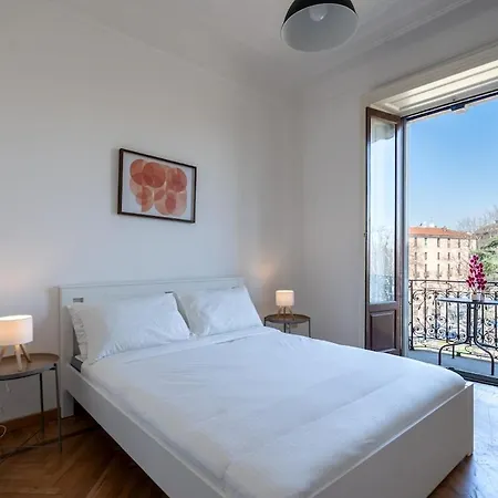 Duomo-linate Airport - Two Bedrooms & Terrace View 米兰