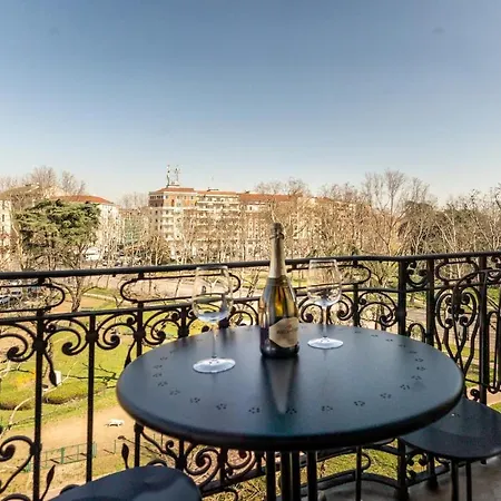 Duomo-linate Airport - Two Bedrooms & Terrace View Apartment