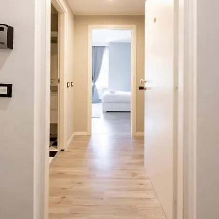 Appartamento Station Spacious 2br Flat