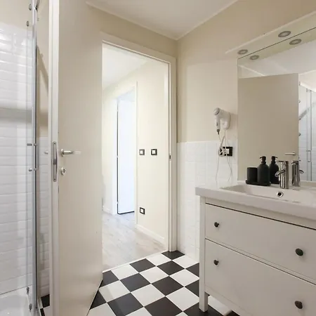 Appartamento Station Spacious 2br Flat Milano