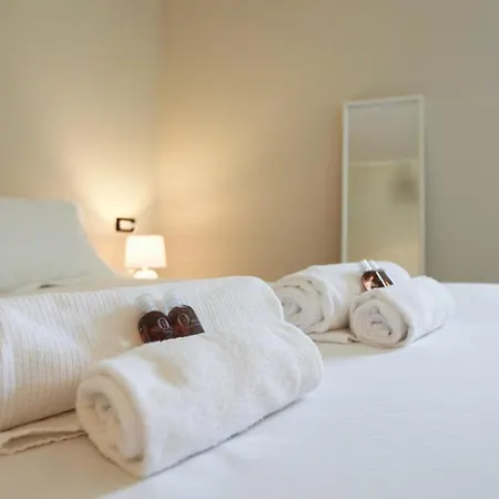 Station Spacious 2br Flat *