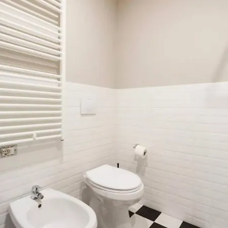 דירה Station Spacious 2br Flat