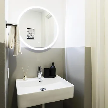 Easylife - Cav104 Prestigioso Con Jacuzzi In Apartment