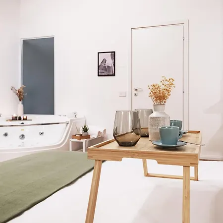 Easylife - Cav104 Prestigioso Con Jacuzzi In Apartment