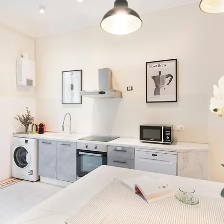 Spacious In Design District By Easylife Daire Milano