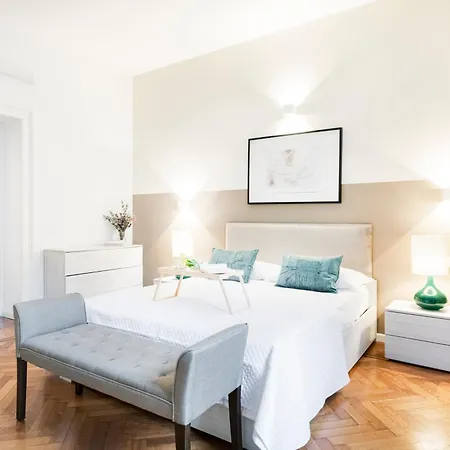Spacious In Design District By Easylife Daire *