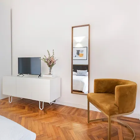 Spacious In Design District By Easylife Daire Milano