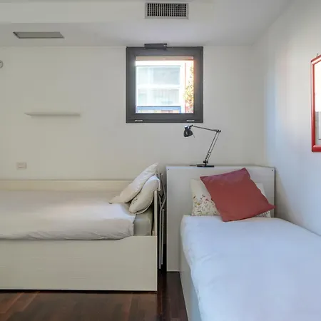 Red Lofty Milano - Fashion Week - Executive Loft - Private Parking Milano