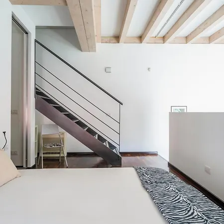 Apartmán Red Lofty - Parcheggio Privato - 2 Fermate Da Rho Fiera, Mico E Bovisa Milán