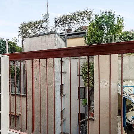 Palazzo Visconti Di Modrone, Two Beautiful By Halldis アパート ミラノ